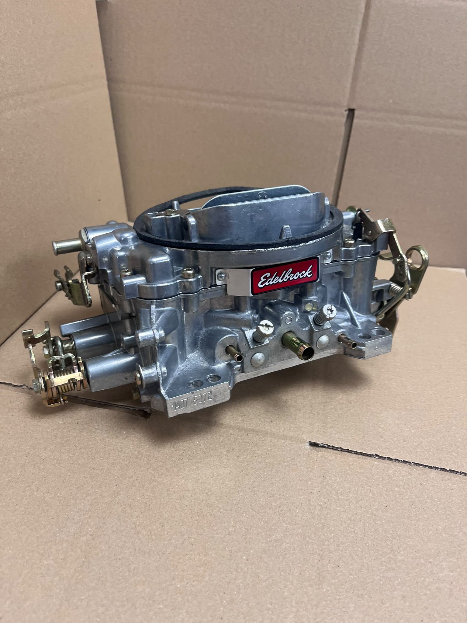 Edelbrock 1407 carburateur gebruikt